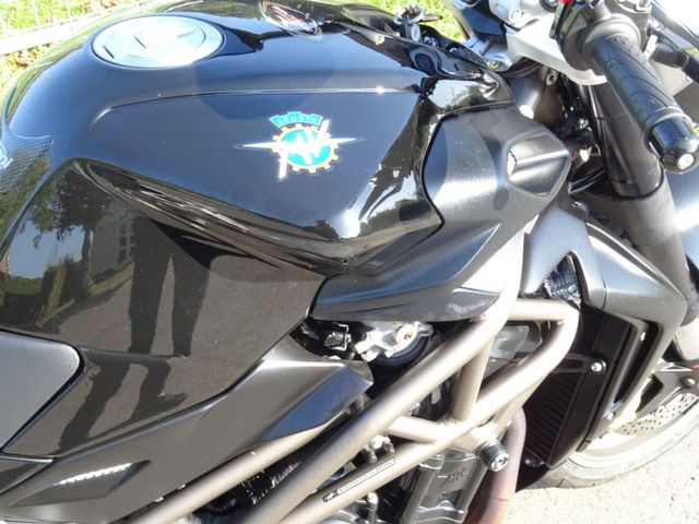 mv-agusta - brutale-990-r