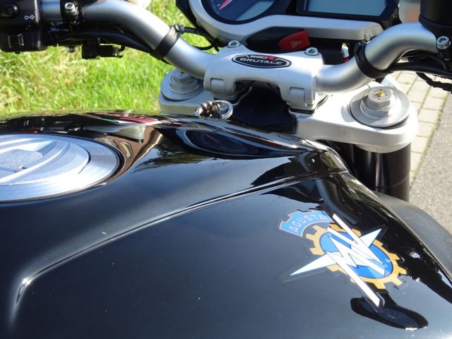 mv-agusta - brutale-990-r