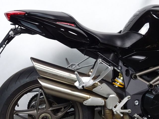 mv-agusta - brutale-990-r