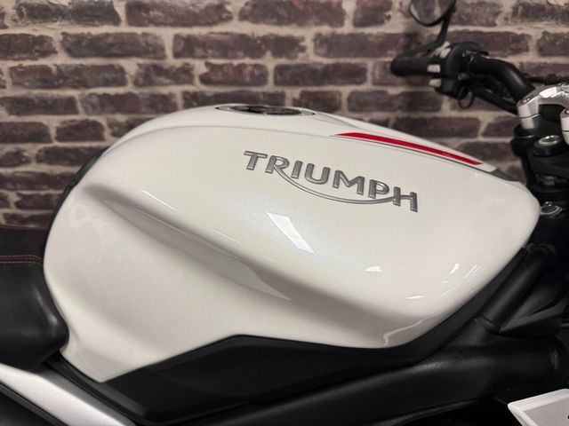 triumph - street-triple-rs