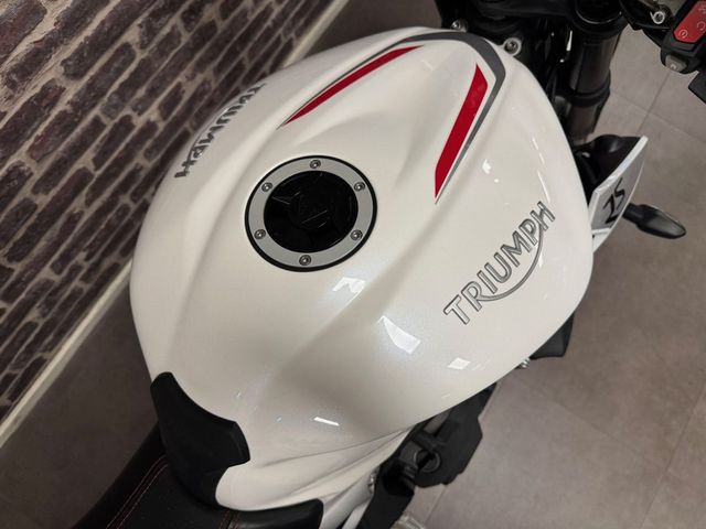 triumph - street-triple-rs