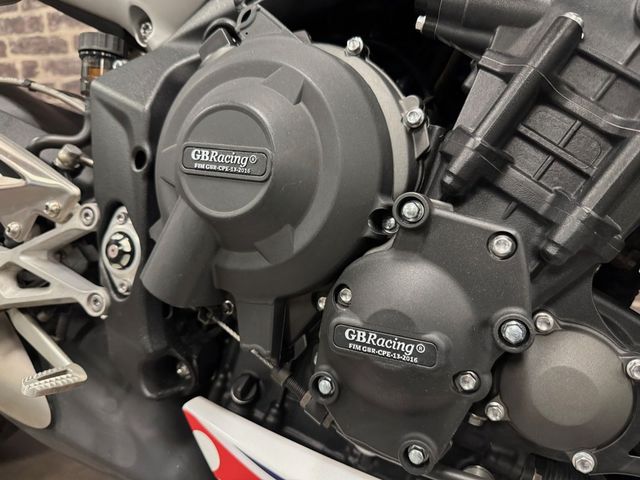 triumph - street-triple-rs