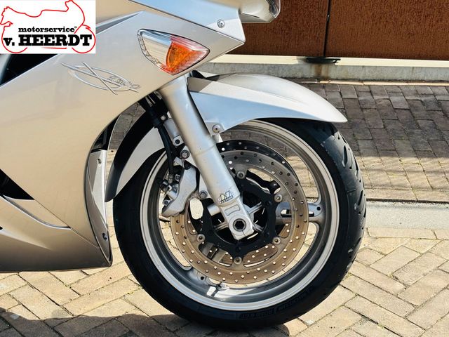 yamaha - fjr-1300