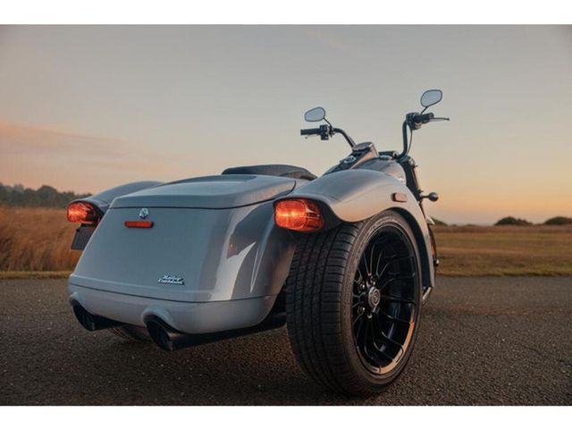 harley-davidson - tri-glide-freewheeler