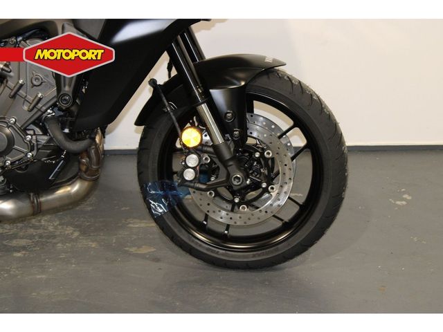 yamaha - tracer-9