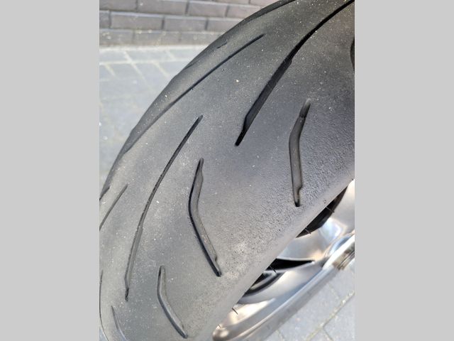 triumph - sprint-st-1050