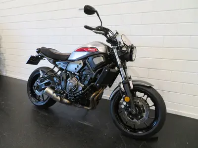 YAMAHA XSR 700 ABS – foto 2