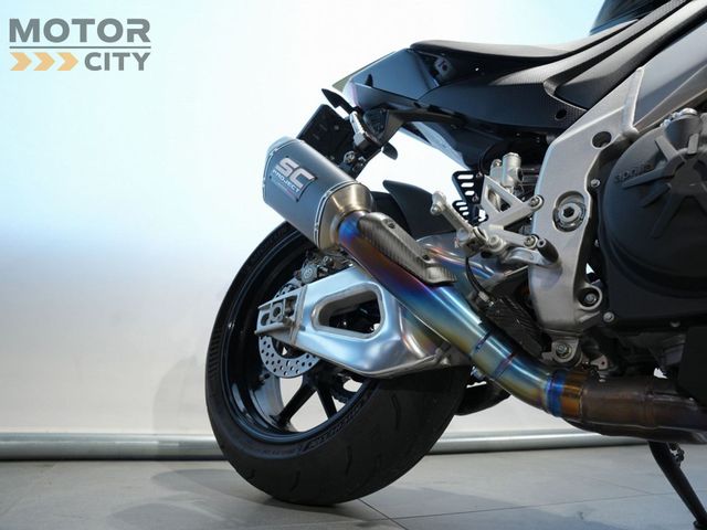aprilia - tuono-v4-factory