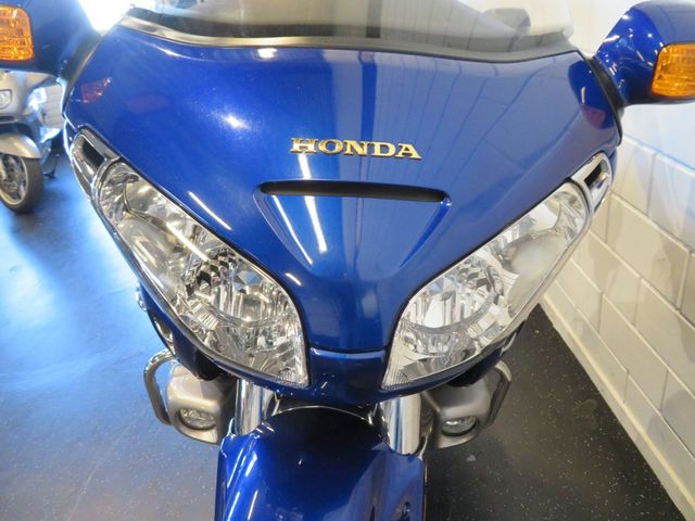 honda - gl-1800-goldwing