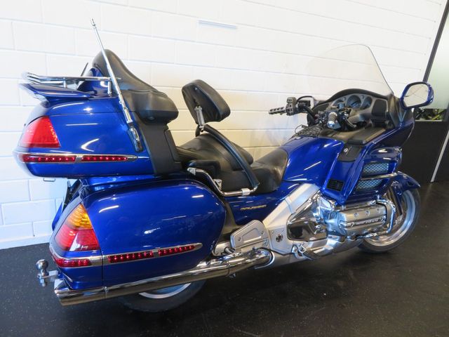 honda - gl-1800-goldwing