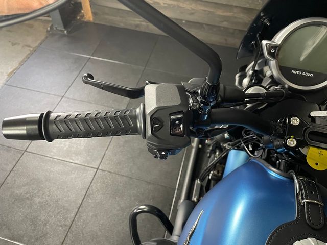 moto-guzzi - v-7