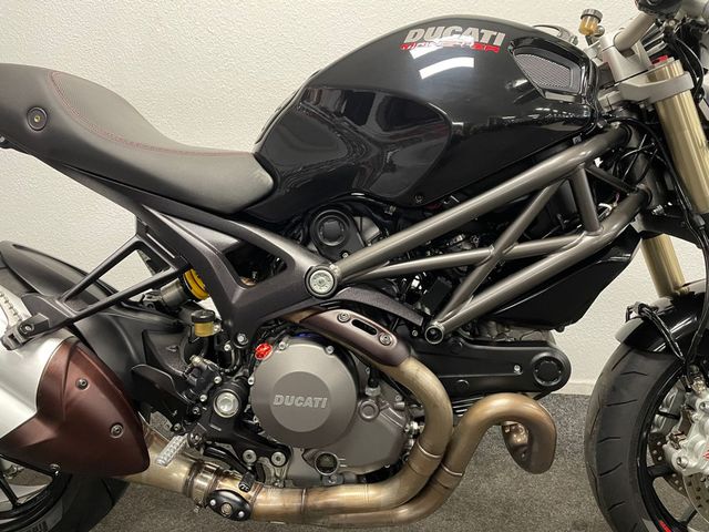 ducati - m-1100-evo