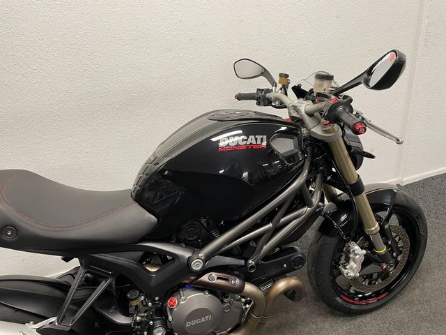 ducati - m-1100-evo