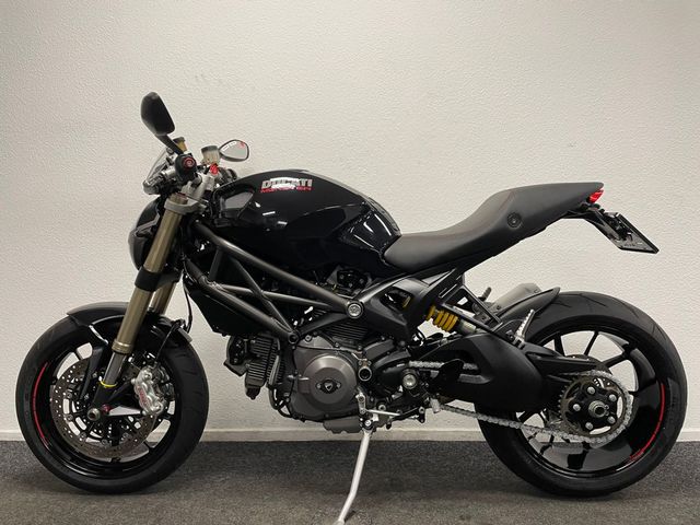 ducati - m-1100-evo