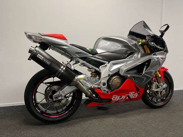 aprilia - rsv-1000-r