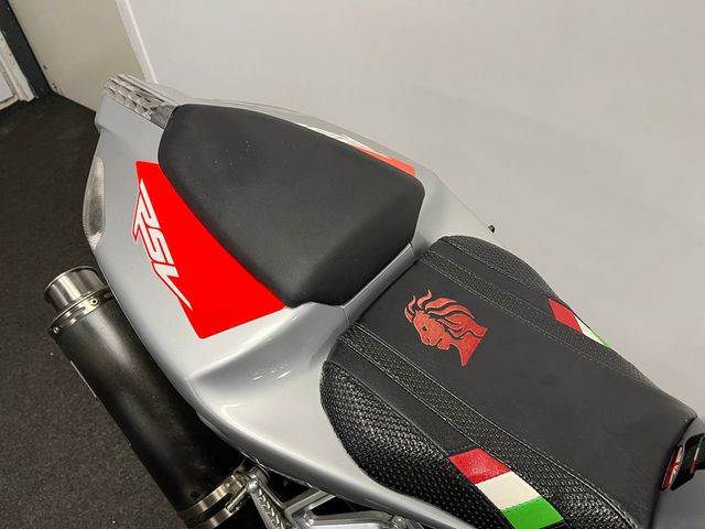 aprilia - rsv-1000-r