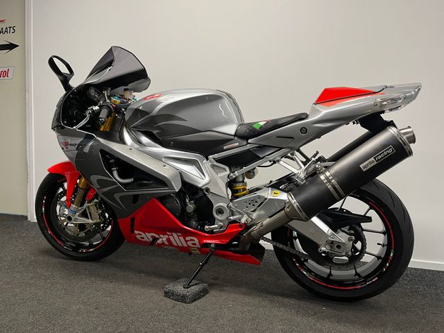 aprilia - rsv-1000-r