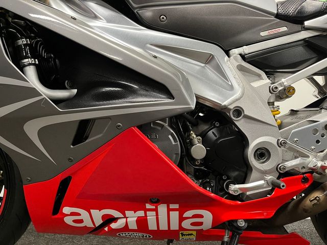 aprilia - rsv-1000-r