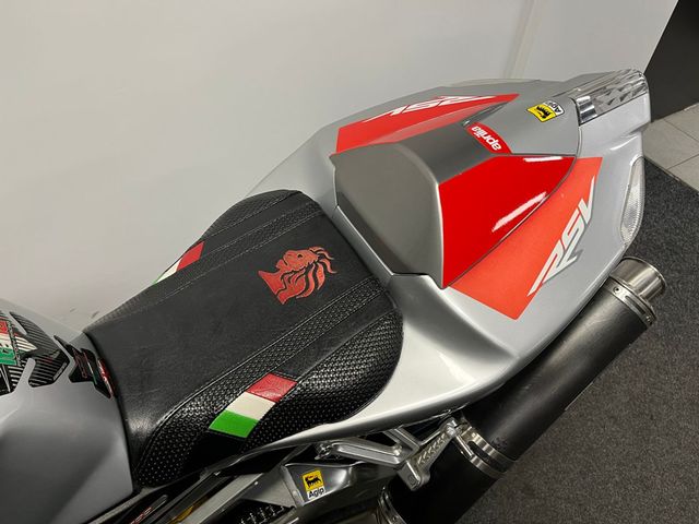 aprilia - rsv-1000-r