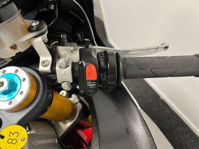 aprilia - rsv-1000-r