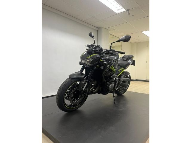 kawasaki - z900