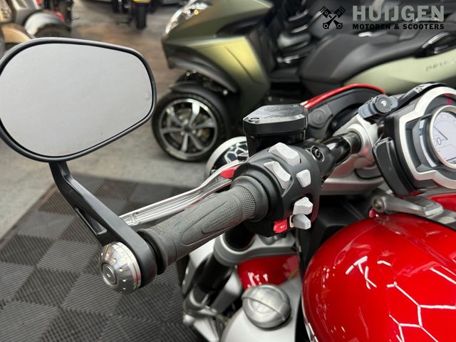 triumph - rocket-iii-r