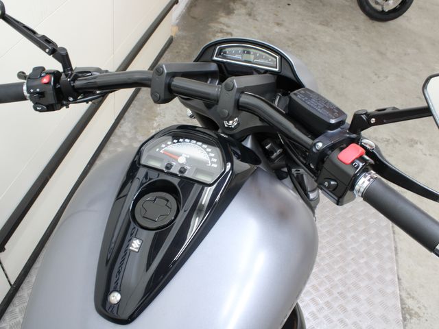 suzuki - m-1800-r-intruder