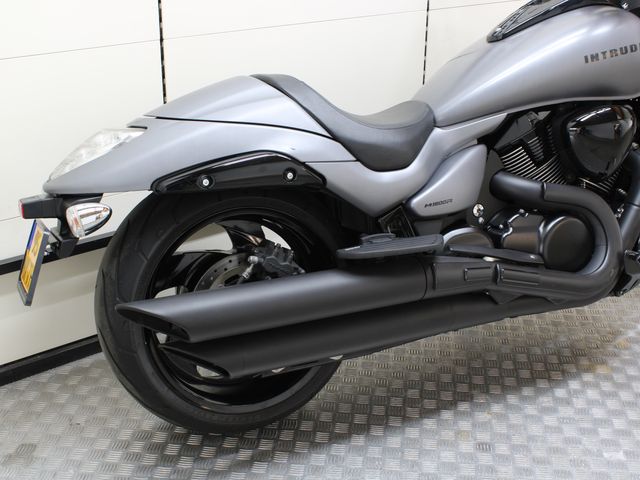 suzuki - m-1800-r-intruder