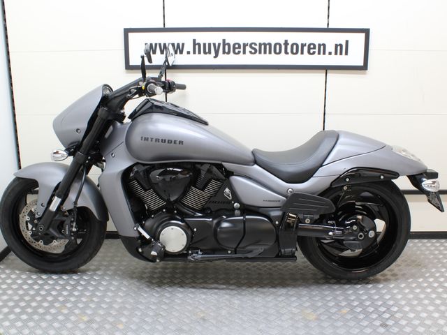 suzuki - m-1800-r-intruder