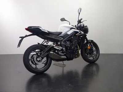 TRIUMPH STREET TRIPLE R – foto 2