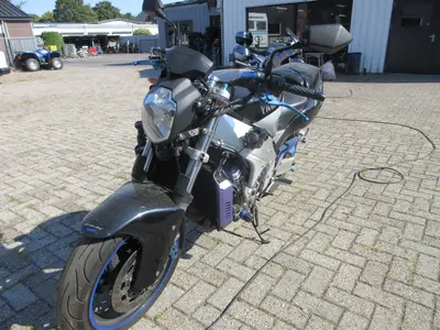 YAMAHA YZF 1000 R – foto 3
