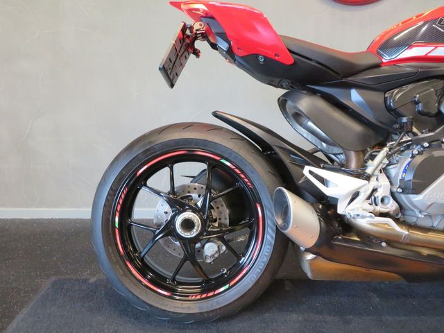 ducati - streetfighter-v2