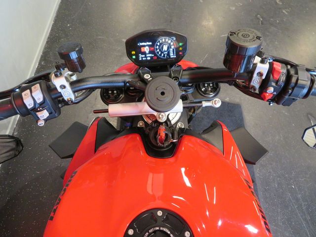 ducati - streetfighter-v2