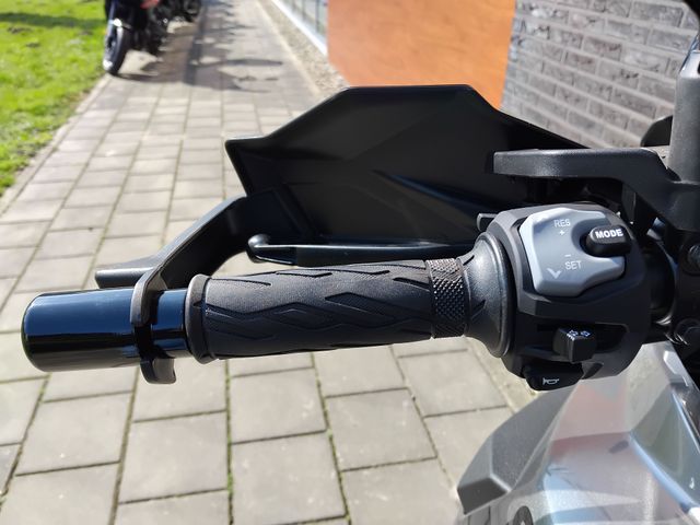 suzuki - v-strom-1050