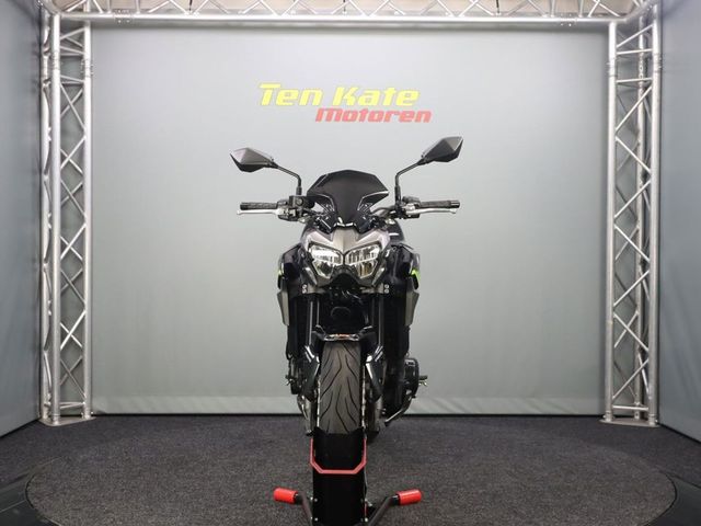 kawasaki - z900