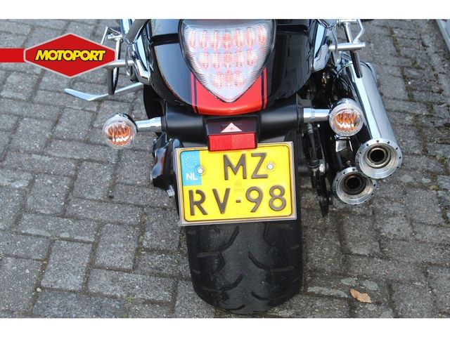 suzuki - m-1800-r-intruder