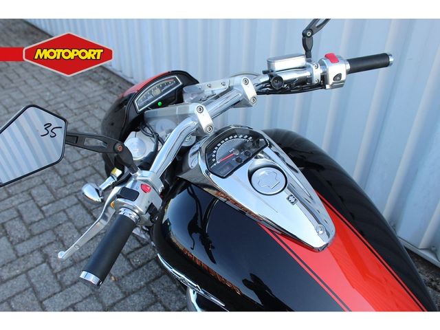 suzuki - m-1800-r-intruder