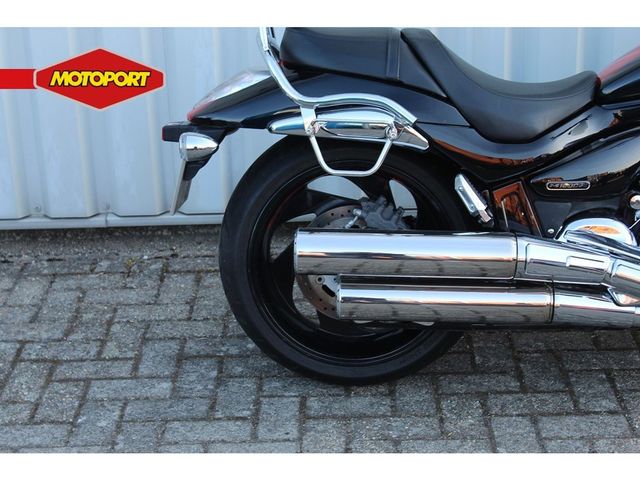 suzuki - m-1800-r-intruder