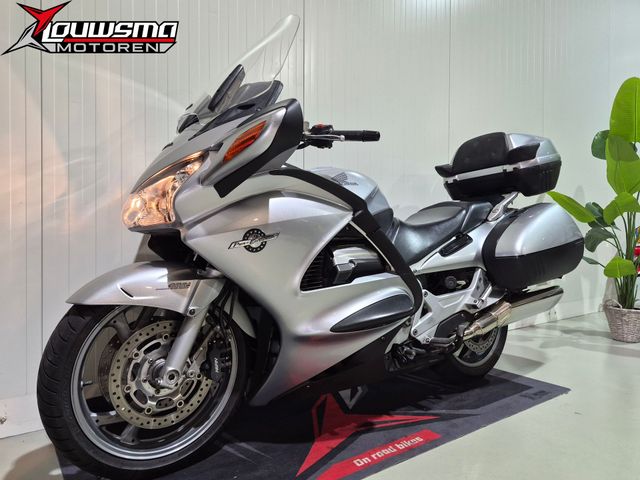 honda - st-1300-pan-european