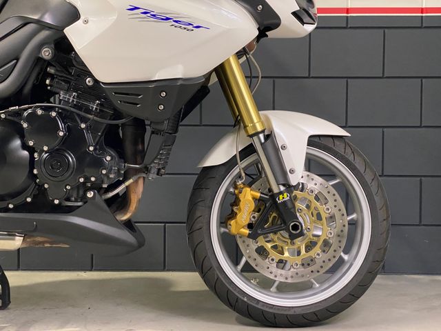 triumph - tiger-1050-abs