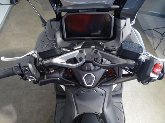 yamaha - tmax-tech-max