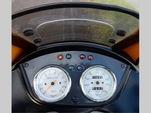 moto-guzzi - quota-1100-es