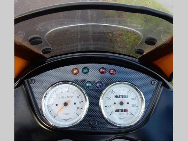 moto-guzzi - quota-1100-es