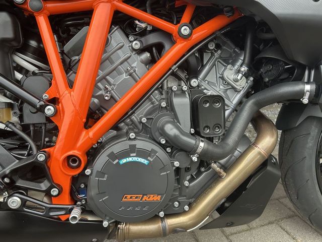 ktm - 1290-super-duke-gt