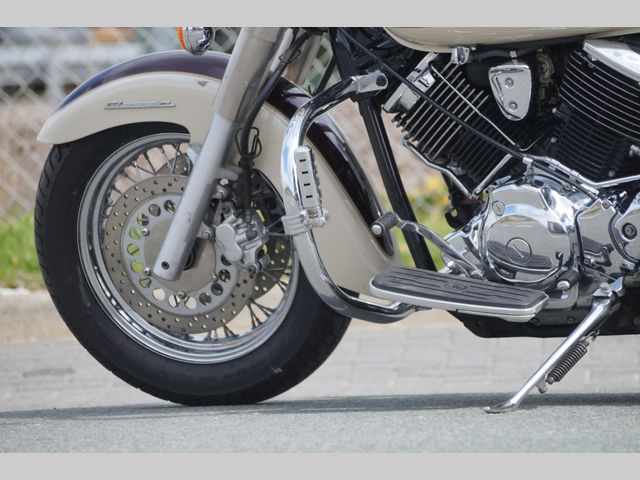 yamaha - xvs-1100-a-dragstar-classic