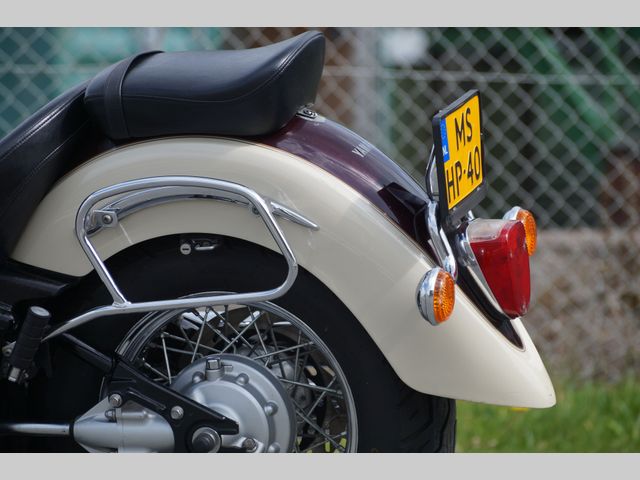 yamaha - xvs-1100-a-dragstar-classic