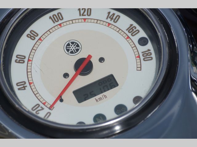 yamaha - xvs-1100-a-dragstar-classic