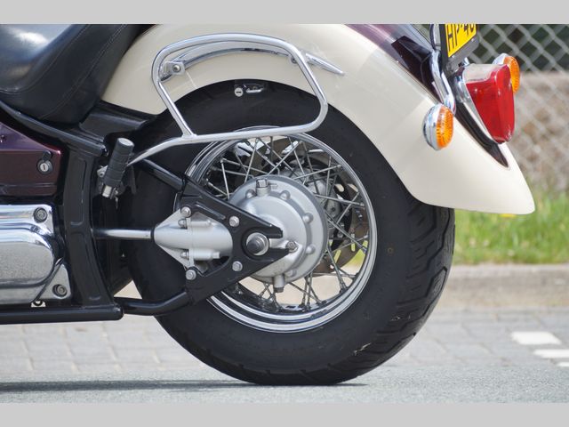 yamaha - xvs-1100-a-dragstar-classic