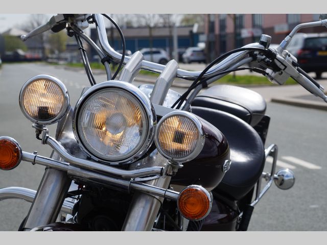 yamaha - xvs-1100-a-dragstar-classic