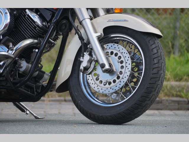 yamaha - xvs-1100-a-dragstar-classic
